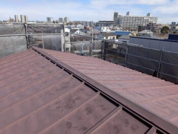 【川崎市幸区】築33年｜棟板金脱着＋貫板交換（樹脂エコランバー）｜雨漏り対策＆屋根塗装前の下地強化工事